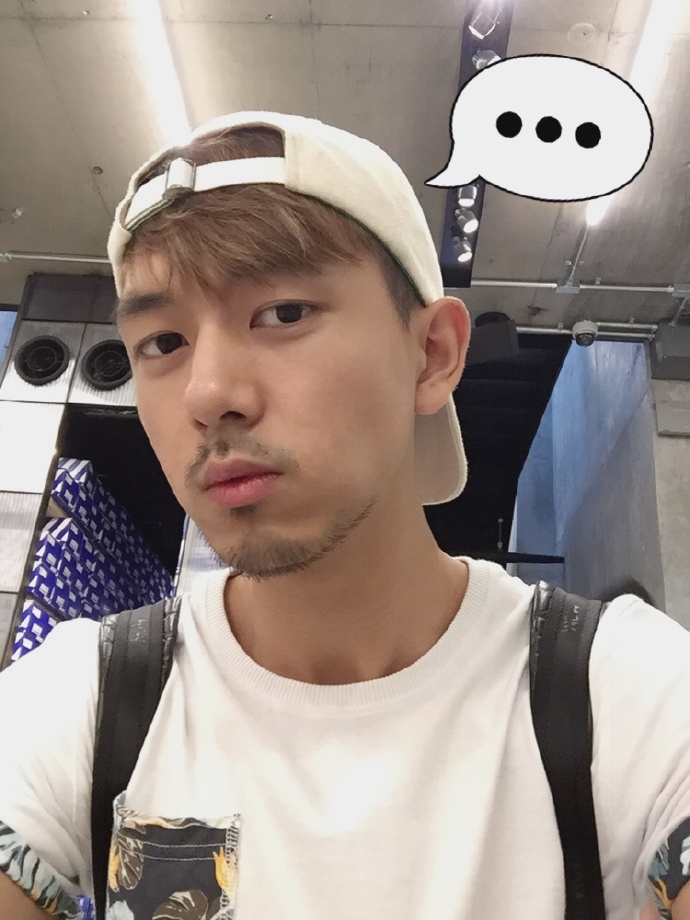 林俊杰出道时形象不忍直视,不靠整容却逆袭,但最成功的是他