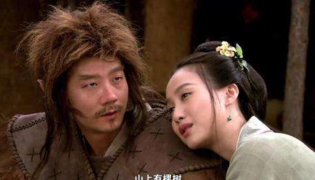 《倚天》青翼蝠王韦一笑,四个版本个个经典,你pick哪个?