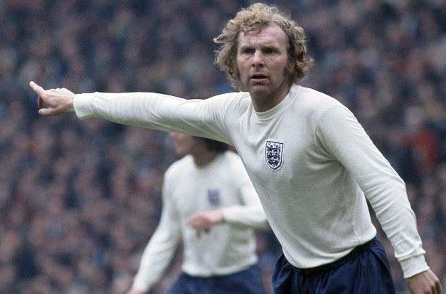 永远的英格兰队长博比摩尔,一位绅士的足球运动员