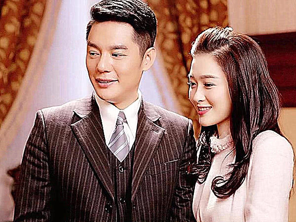 亲手把老公捧红,他却娶了小6岁的模特,如今只能和儿子相依为命