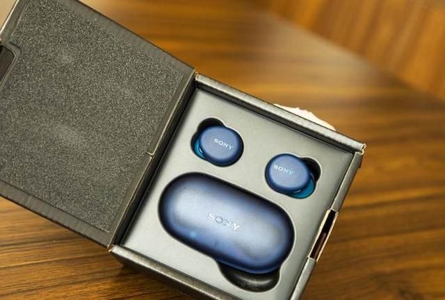 亮骚外观 强劲低音 索尼wf-xb700蓝牙5.0真无线运动耳机体验