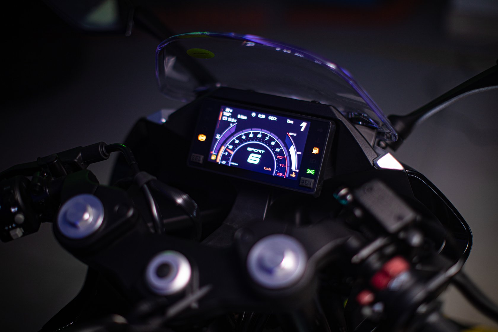 抖音网红女骑士必备车型春风250sr究竟有什么魔力