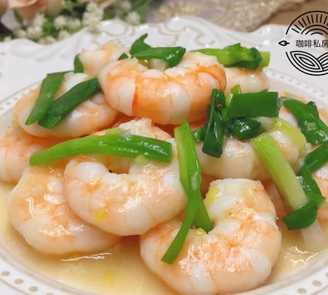 葱爆虾仁,做法简单,全家爱吃