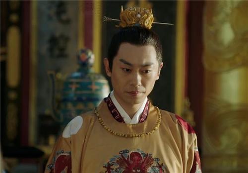 肥胖的朱高炽做了十个月的皇帝就与世长辞,此时的太子朱瞻基镇守南京