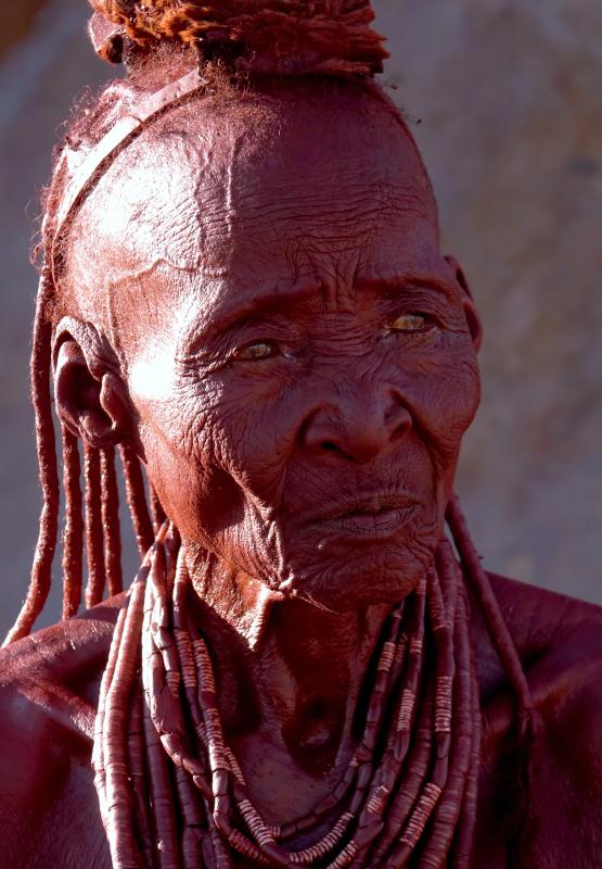 实拍非洲原始部落红泥辛巴人图