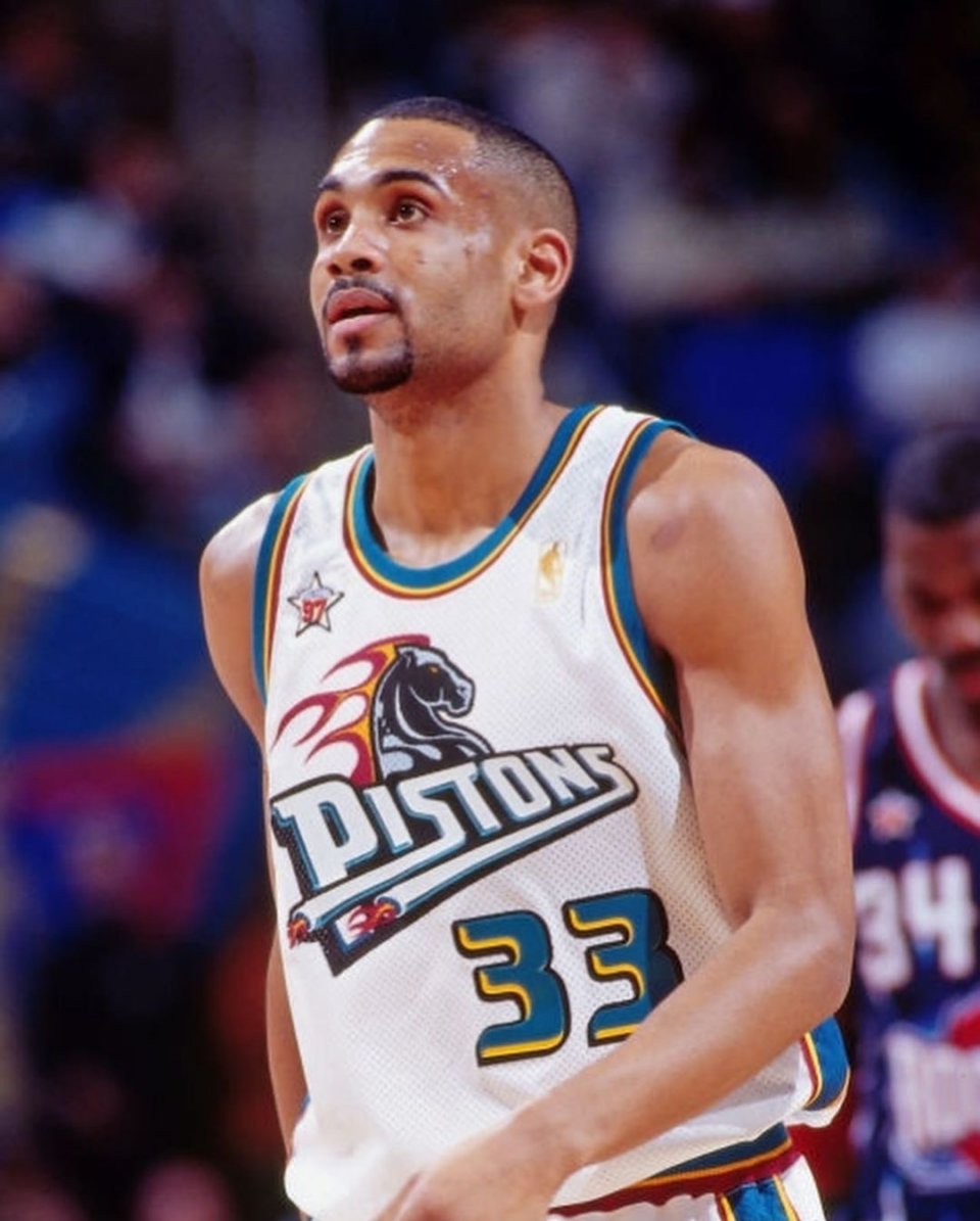 颗粒无收,甚至连季后赛首轮都难以突破,这也让格兰特-希尔心灰意冷