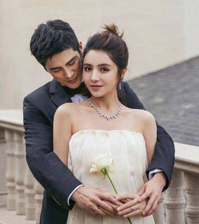 没想到看起来痞坏痞坏的姜潮,结婚后像变了个人,麦迪娜好幸福!