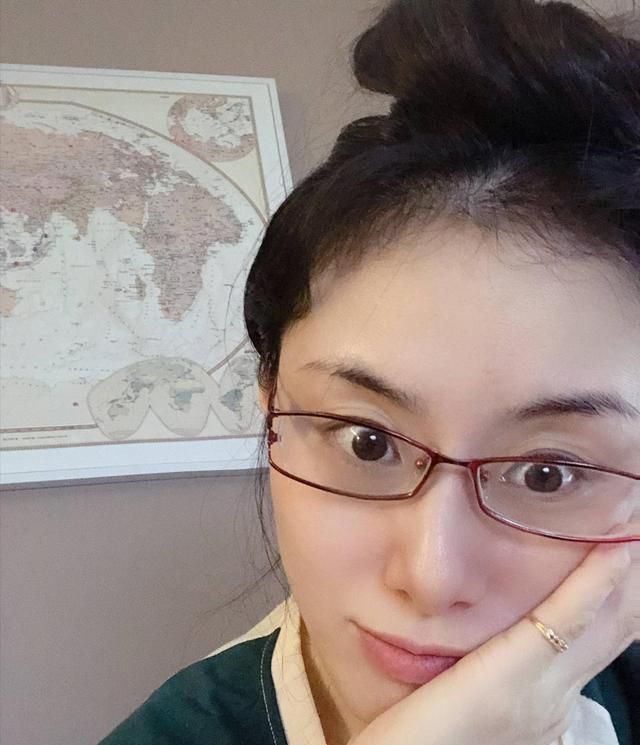 女篮阴钰辰:26岁当教练,因照片爆红,与隋菲菲一样美