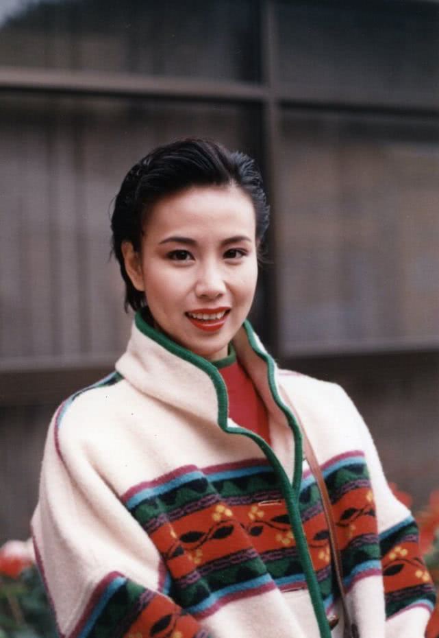 文雪儿离婚后患乳癌,花180万供爱女留学,今女儿宣布