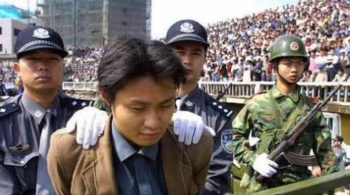 原因其实很简单|死刑|犯人|枪决_新浪新闻