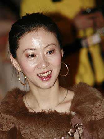 《康熙王朝》中的一代名妓紫云;《古董王爷》中的那仁氏.