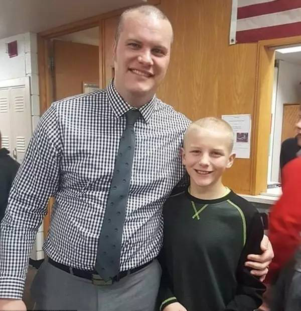 小男孩为鼓励爷爷抗癌剃光头遭到同学嘲笑校长用行动帮他回击