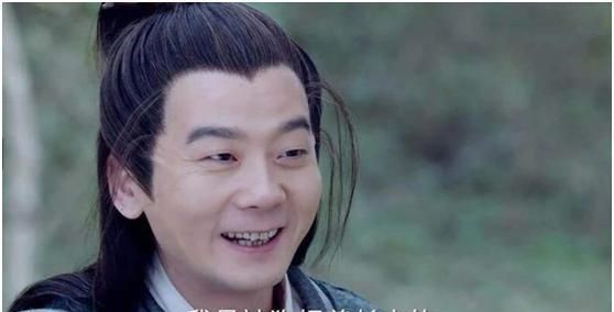 宝莲灯哮天犬晒近况45岁去海边捞鲍鱼