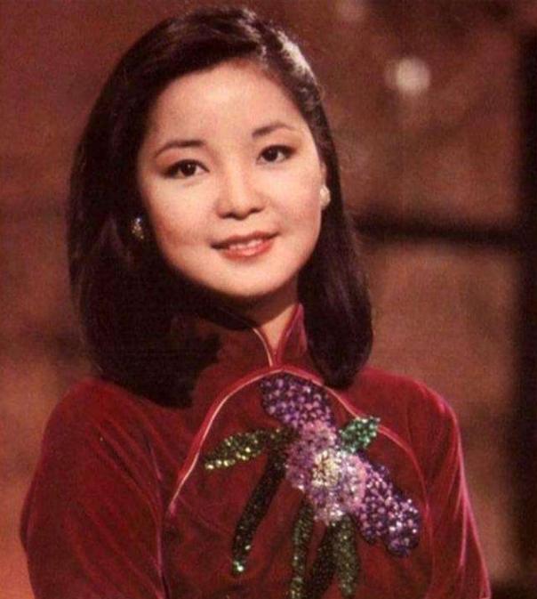 复古旗袍有多美?看邓丽君就知道了,她的女人味全都藏在里面