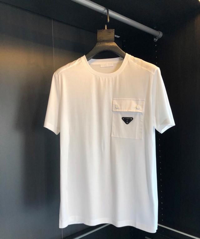 prada普拉达2020夏季新品男士短袖t恤衣橱必备常青款普拉达衣橱t恤
