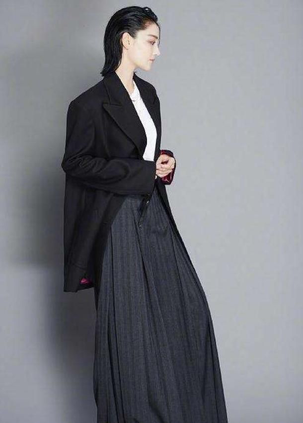 "军嫂"张馨予太飒了吧,帅气大背头惊艳众人|张馨予|造型|大背头_新浪