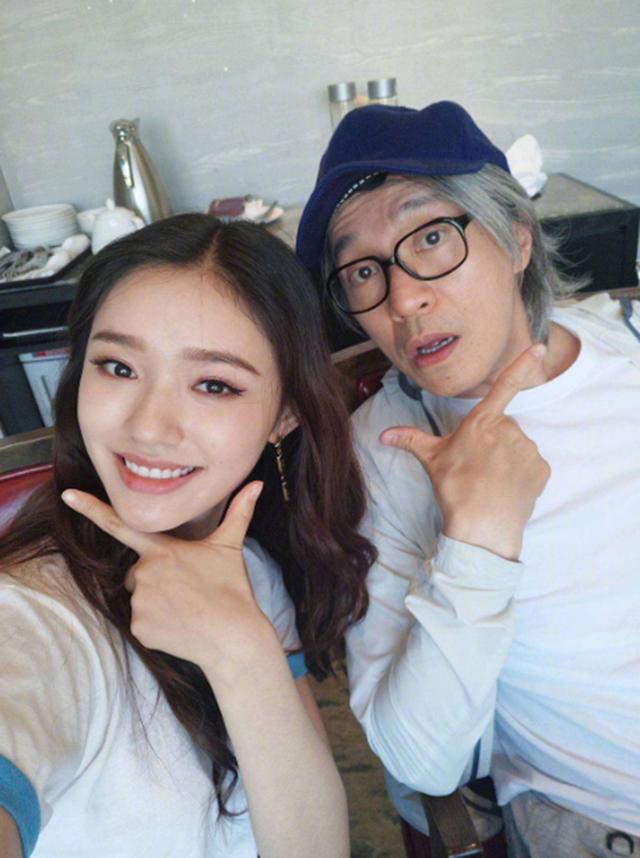 母亲凌宝儿被吓哭,好在有惊无险|周星驰|星爷|母亲_新浪新闻