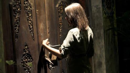 日本旅游,晚上住酒店遇美女敲门能开吗?酒店客服:开了别哭!