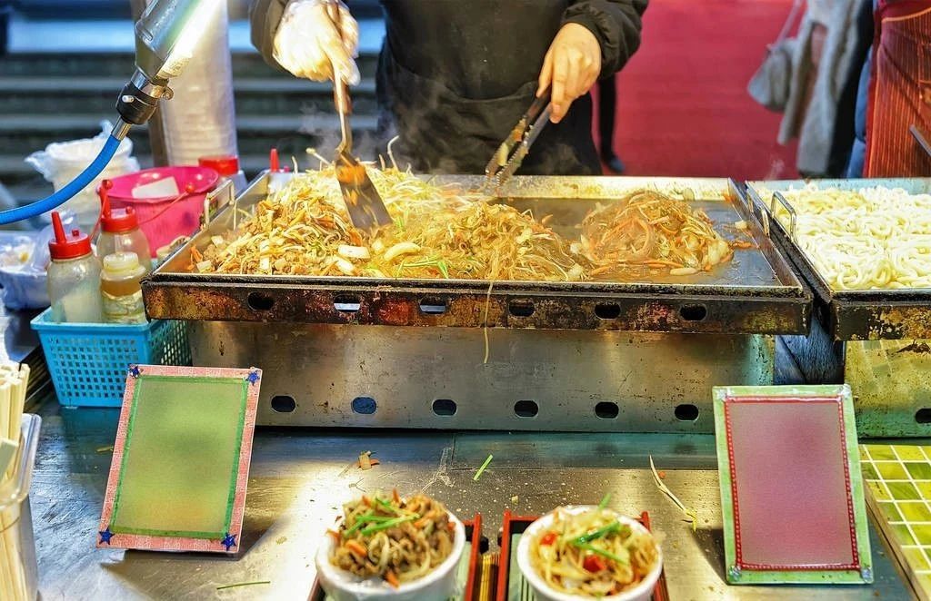 一个小地摊炒到3000元一个月?地摊也能炒起来,莫让地摊变了味!