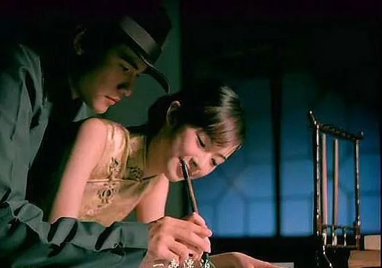 出演过《你听得到》和《布拉格广场》的裴唯莹,前男友是陈晓东.