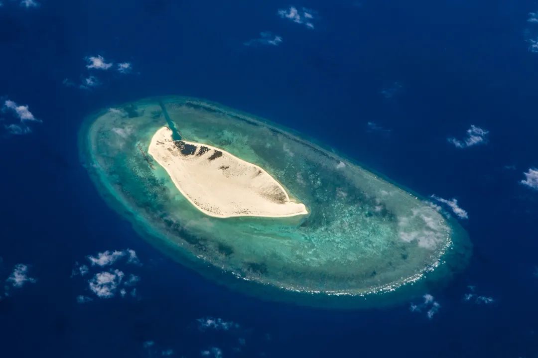 南沙群岛最大的岛图片