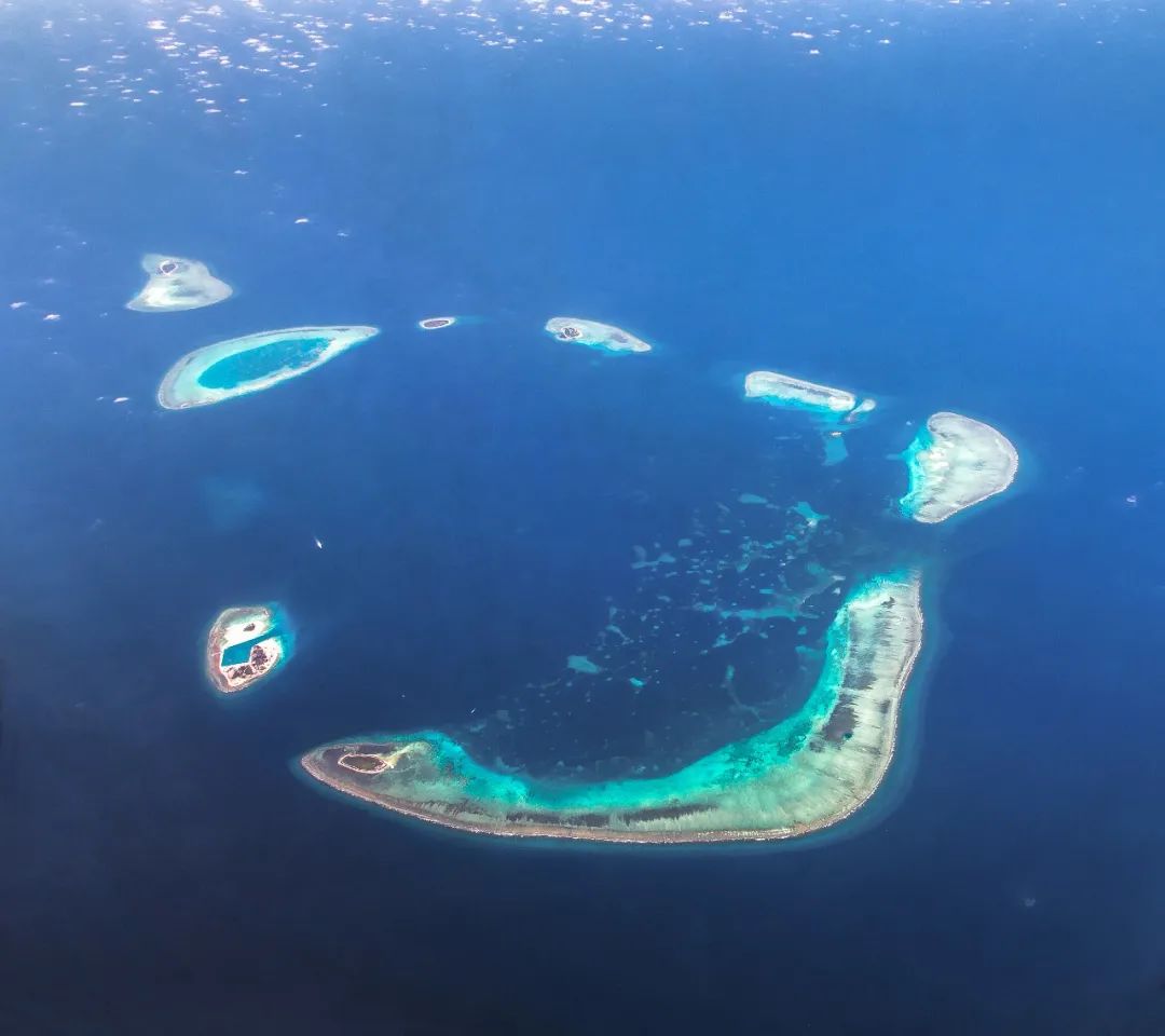 西沙群岛永乐环礁 | 琛航岛位于上图环礁的八点钟方位,而著名的永乐