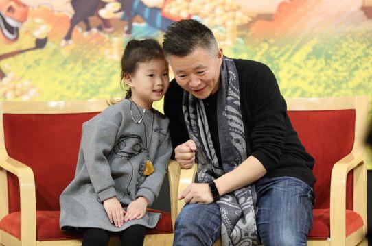 被称为西部情歌王子,连上9次春晚,娶小12岁娇妻,女儿美如天仙|王宏伟