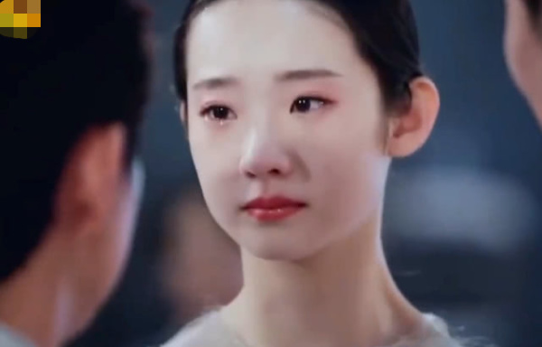 又一个神仙落泪张艺凡突然情绪失控瞬间落泪哭起来比笑还美