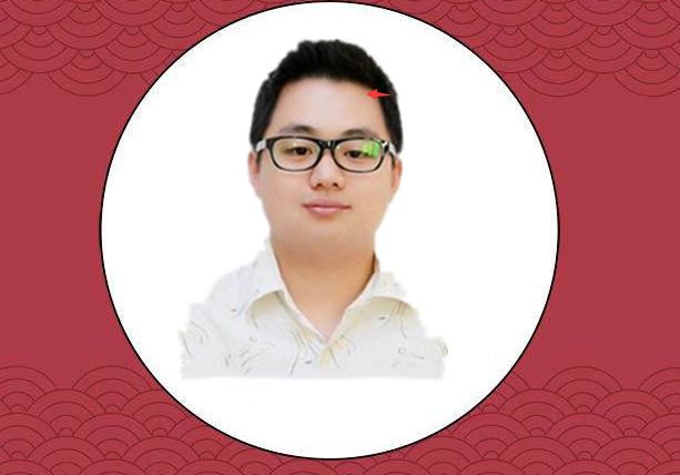 天仓饱满所谓的天仓就是指位于太阳穴到耳朵之间的位置,若是男人的天