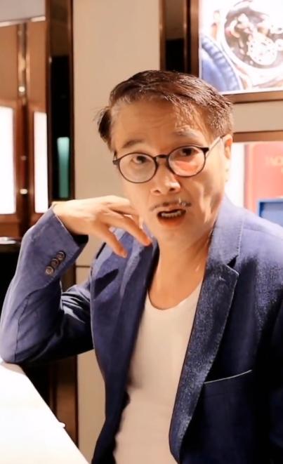 67岁吴孟达晒近况两颊消瘦肚子却胖成球称为家人仍要坚持拍戏