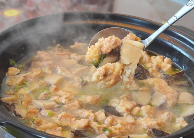 做四川滑肉时多加这一步汤鲜肉嫩超好吃