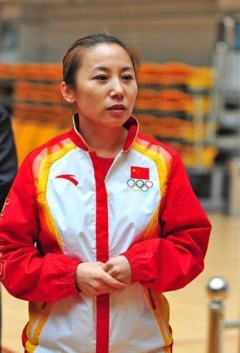 遭炮轰后霸气回怼:我只唱中国国歌|李琰|美国队|短道速滑_新浪新闻