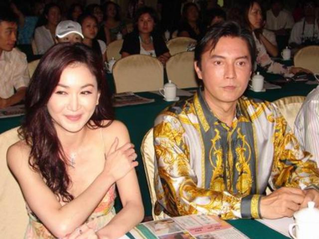 年轻时的尊龙有多帅?林青霞都痴迷不已,如今却还孤身一人