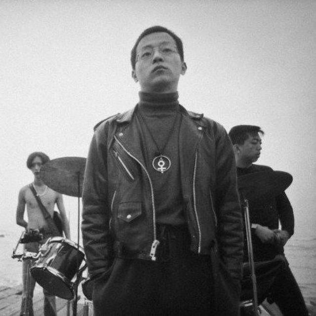 音乐鬼才窦唯,为王菲脱离黑豹乐队,现在混成了落魄大叔?