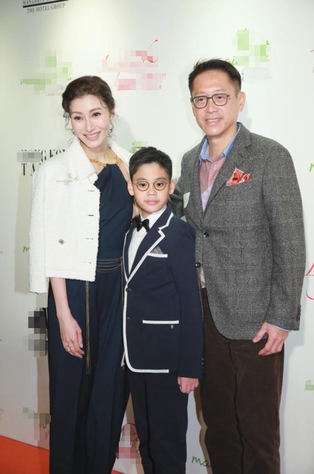 曾与刘嘉玲谈过恋爱,和赌王女儿何超琼有过9年婚姻,一开始他与李嘉欣