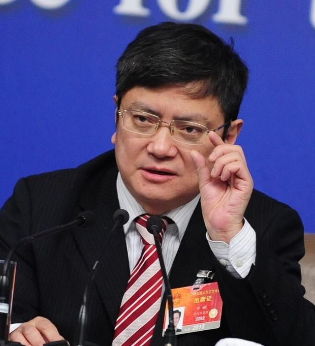 大学校长,首先是一位爱国者,不一定是大师,学者,专家!