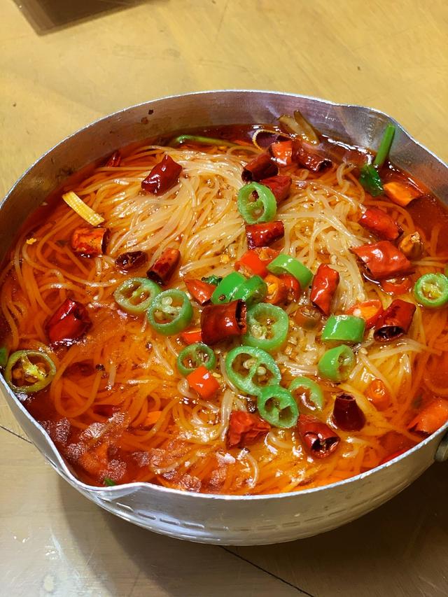 马勺千层肚明火煎黄花鱼鸡汤豆腐串传统老茶乌梅汤特别声明:以上文章