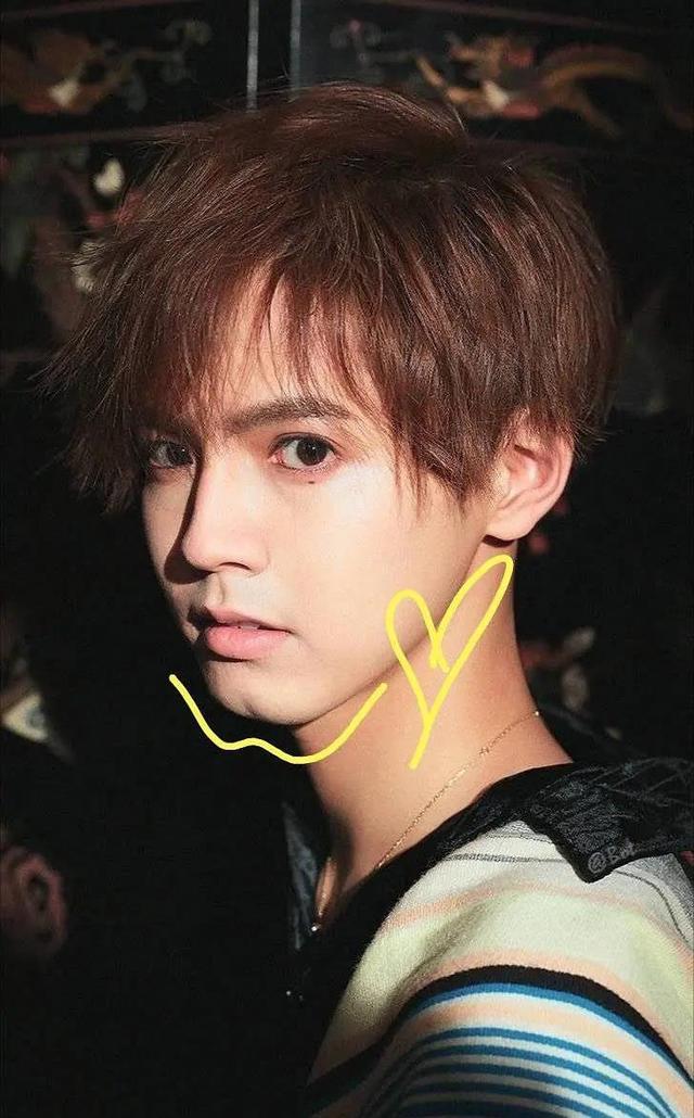 美人沟除了有天使吻痕这个文雅的别称外,也可以通俗点叫屁股下巴哦~)