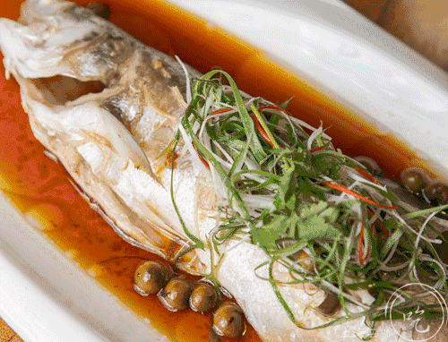 湖北美食名菜清蒸鱼有一个小妙招做出来的鱼一点不腥