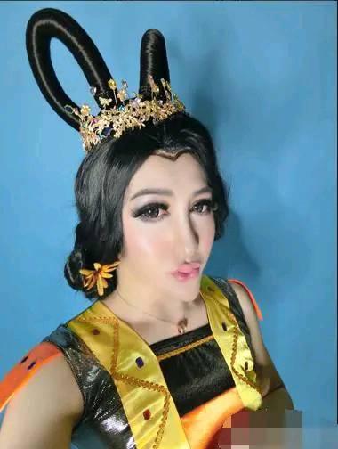 蛇精男刘梓晨融掉全脸玻尿酸,模样大变,网友:终于像个人了