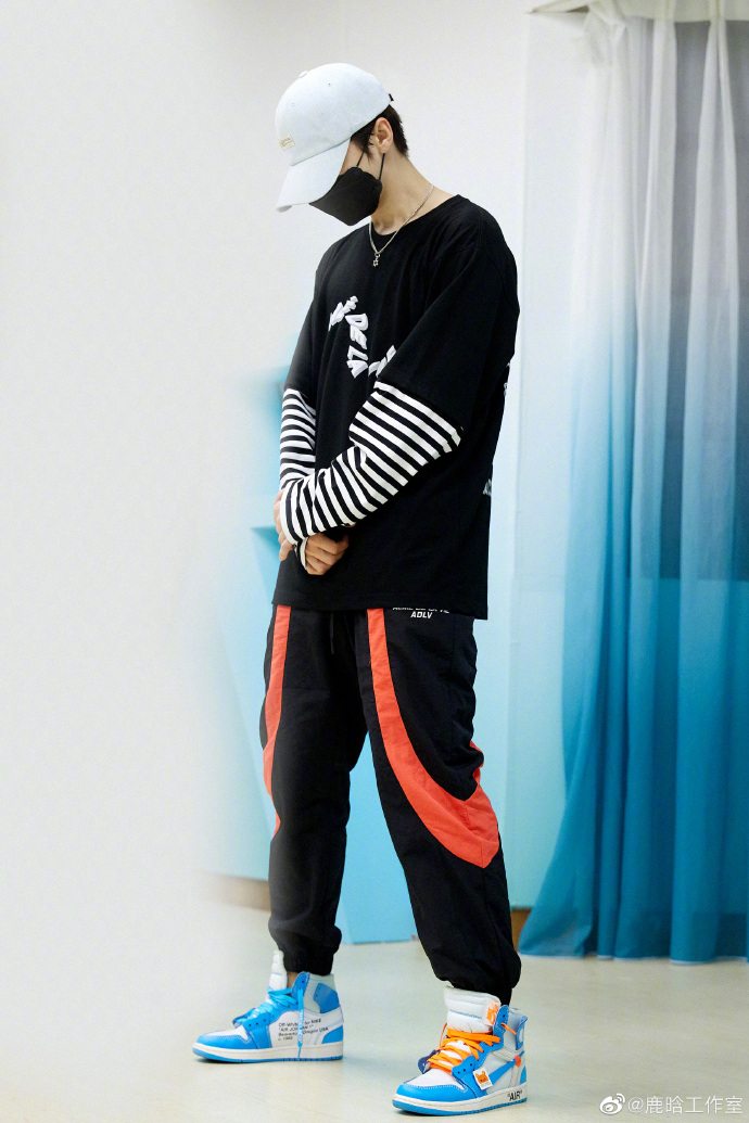 天价冰淇淋 dunk sb 明星人手一双,但冠希晒出的新 aj,有钱也买不到