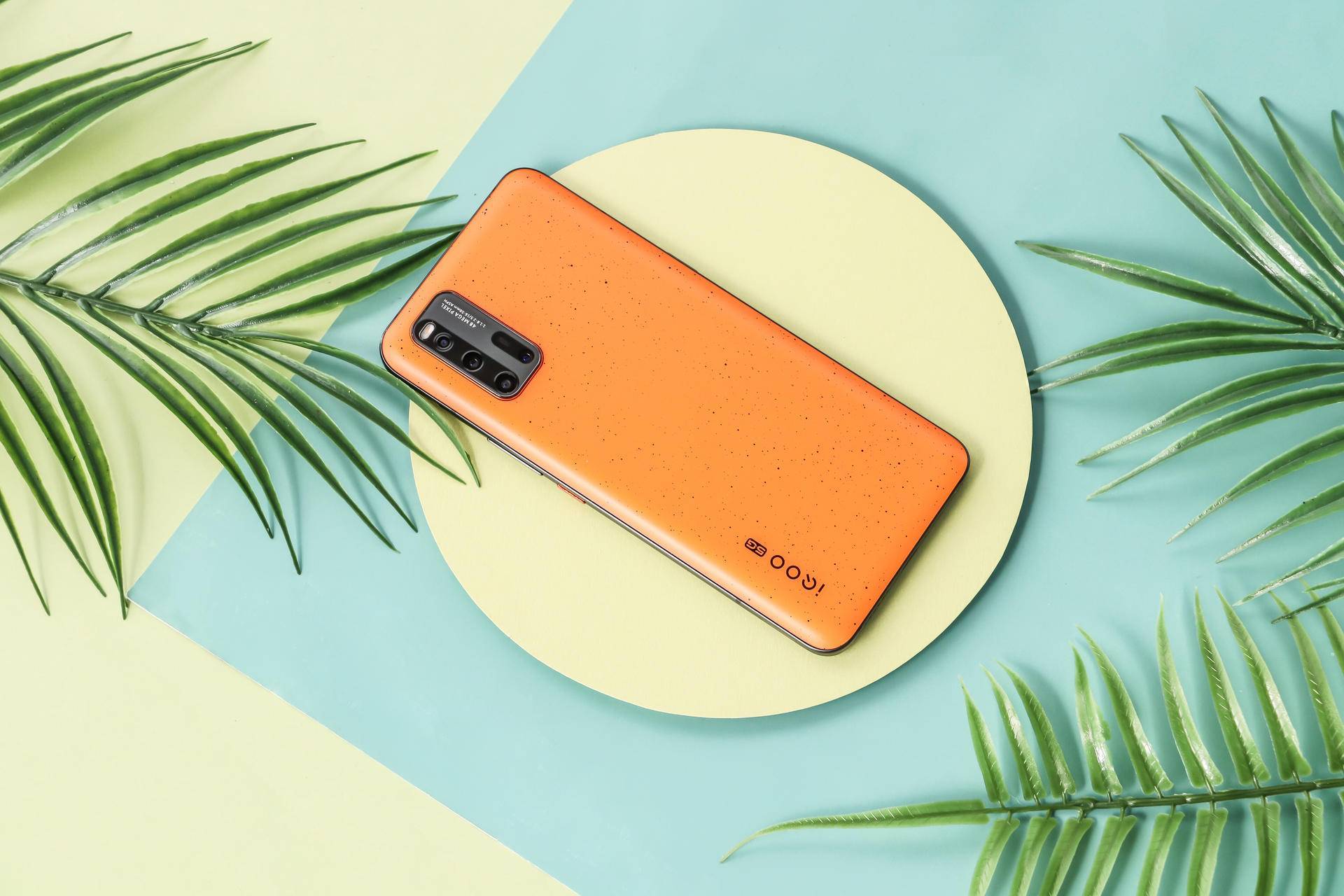 "央视boys"带货iqoo 3,性能强悍值得入手