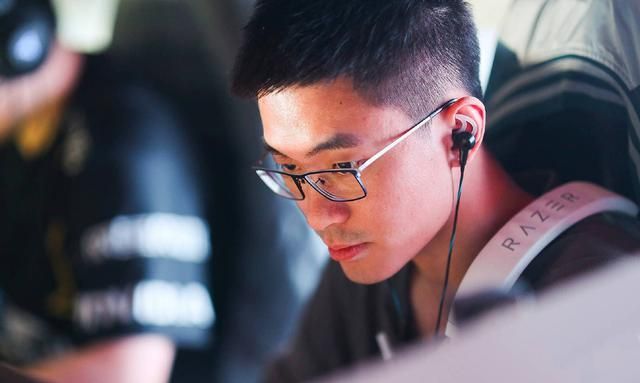 绝地求生:王欣返回4am基地 疑似上场打京东杯