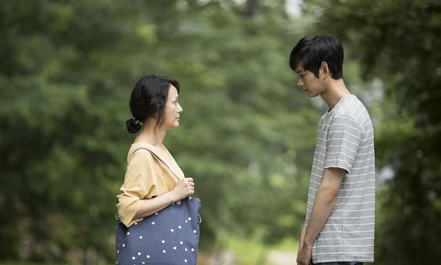 韩国影片《换季期》,温柔奶狗与活泼狼狗,一段温柔