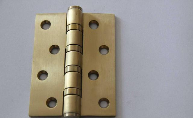 一直没有找到原因,老师傅一眼看出来|合页|门柜|叶片_新浪新闻