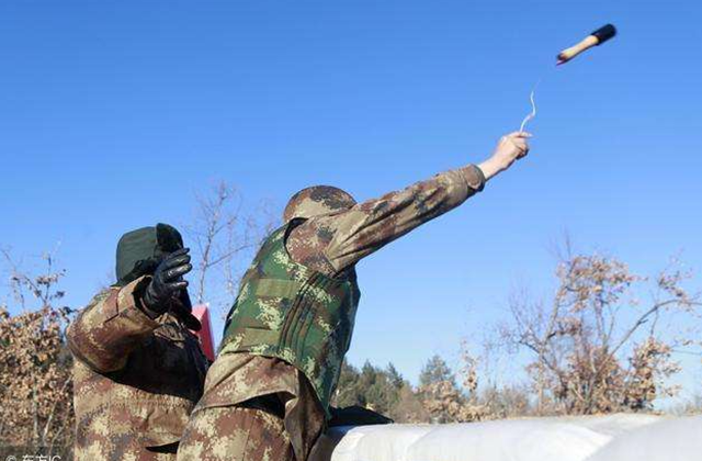 在军队中,手榴弹能扔多远的距离?这纪录至今无人能破|手榴弹|军队|纪