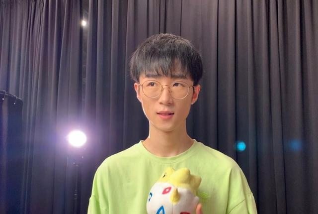 和平精英主播王小歪,吃鸡新花样层出不穷,玩家直呼学到了