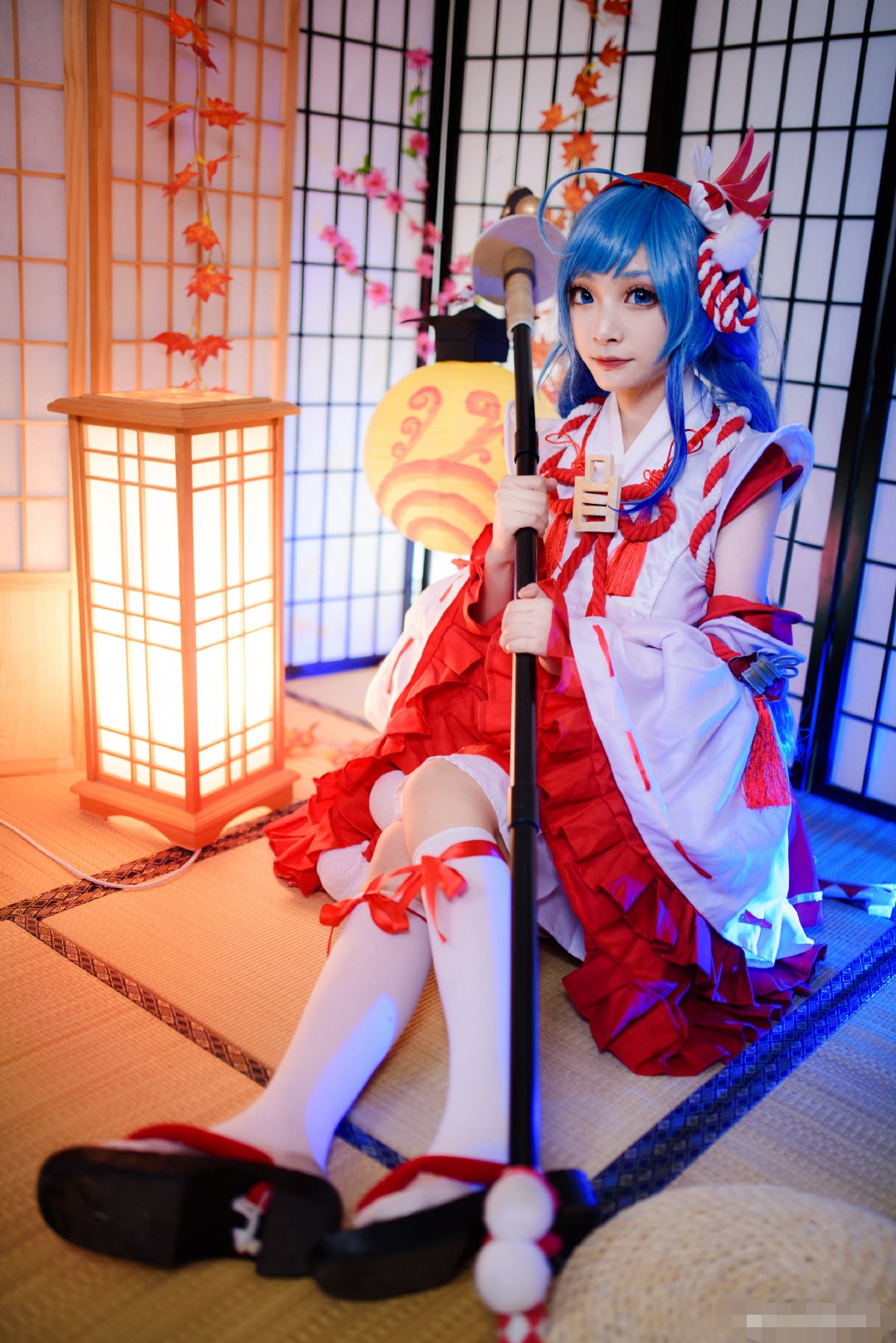 王者荣耀伊势巫女大乔cos冷艳登场这小腿袜太好看了吧