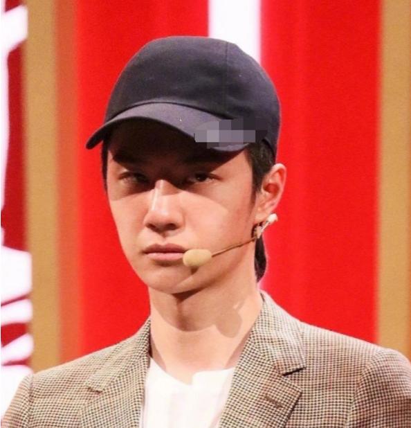 王一博失去"百万修图"后,面容沧桑显老10岁,女粉:我先撤了