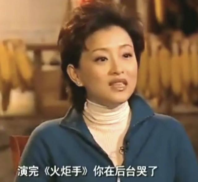 后来赵本山在接受杨澜采访的时候,杨澜问到了这件事,赵本山说要是不看